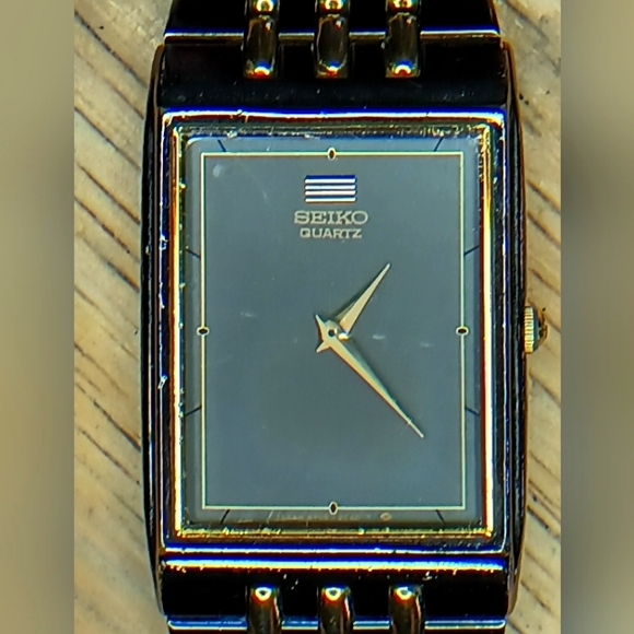 X Seiko Men's Quartz Two tone Gold and gun metal black case and bracelet SS back - Picture 2 of 10